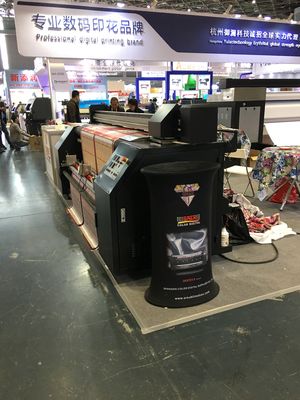 Doppel-Farbkasten-Färbungs-Sublimationsdruck-Maschine CMYK ununterbrochene für Textilflaggen