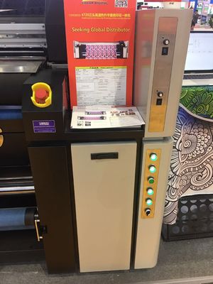 Knallen Sie oben Digital-Textilflaggen-Druckmaschine mit Färbungs-Sublimations-Tinte